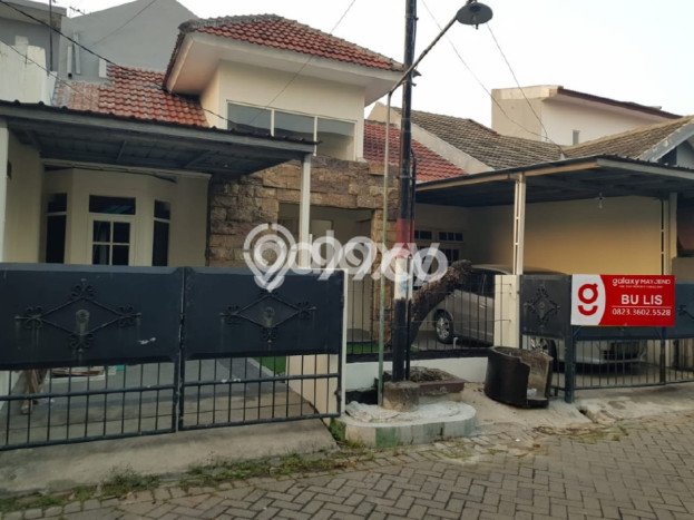 LOKASI STRATEGIS! Rumah kawasan Wiyung, Akses ke Tol, 4 KT, Luas 135m2m² LB 180m2m² LOKASI STRATEGIS! Rumah kawasan Wiyung, Akses ke Tol, 4 KT, Luas 135m2m² LB 180m2m²