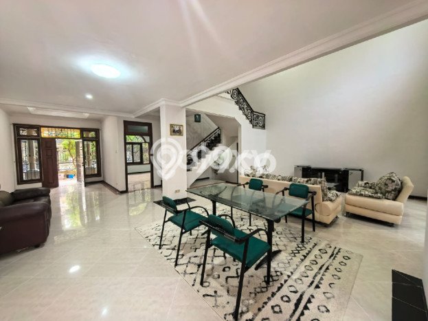 Hunian Mewah Siap Huni LT 312m2 di Wiyung, Surabaya Hunian Mewah Siap Huni LT 312m2 di Wiyung, Surabaya
