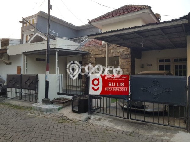 LOKASI STRATEGIS! Rumah kawasan Wiyung, Akses ke Tol, 4 KT, Luas 135m2m² LB 180m2m² LOKASI STRATEGIS! Rumah kawasan Wiyung, Akses ke Tol, 4 KT, Luas 135m2m² LB 180m2m²