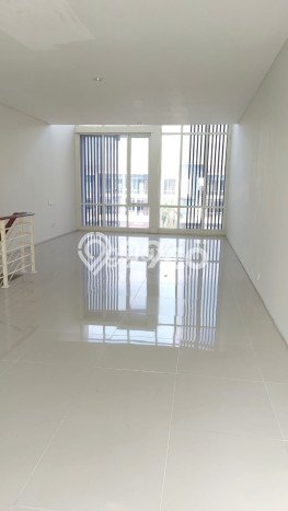 AREA KOMERSIAL! Ruko For Rent Kawasan , Luas 164m2m², Jalan Strategis, Ready Operasi AREA KOMERSIAL! Ruko For Rent Kawasan , Luas 164m2m², Jalan Strategis, Ready Operasi
