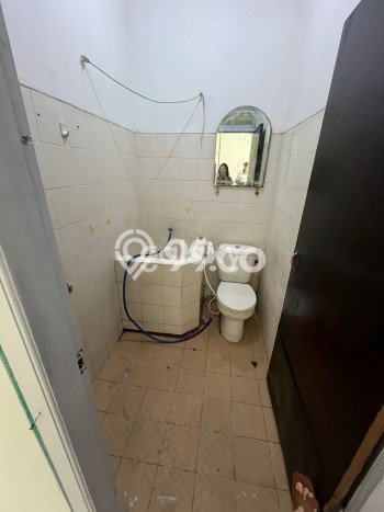 Lokasi strategis! Rumah siap huni dikontrakkan di Wiyung LB 180m2 Lokasi strategis! Rumah siap huni dikontrakkan di Wiyung LB 180m2