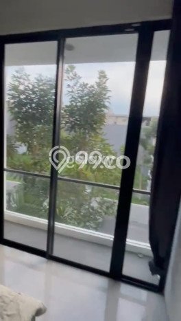 Rumah sewa siap pakai 3 KT di Citraland, Surabaya Rumah sewa siap pakai 3 KT di Citraland, Surabaya