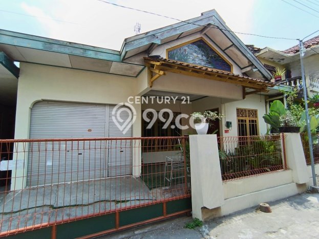 For Sale Rumah 5 Kamar Lokasi Strategis Bagus dan Strategis di Umbulharjo For Sale Rumah 5 Kamar Lokasi Strategis Bagus dan Strategis di Umbulharjo