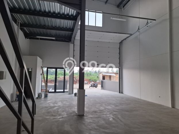 Unit Gudang Paling Strategis di BSD Tangerang Selatan dengan LB 171m2 Unit Gudang Paling Strategis di BSD Tangerang Selatan dengan LB 171m2
