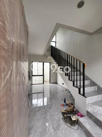 Rumah Modern 3 KT di Modernland Tangerang Semi Furnished Rumah Modern 3 KT di Modernland Tangerang Semi Furnished