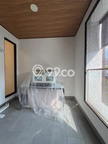 Jual Rumah Luas Megah Dengan View Cantik di BSD City, Tangerang Jual Rumah Luas Megah Dengan View Cantik di BSD City, Tangerang