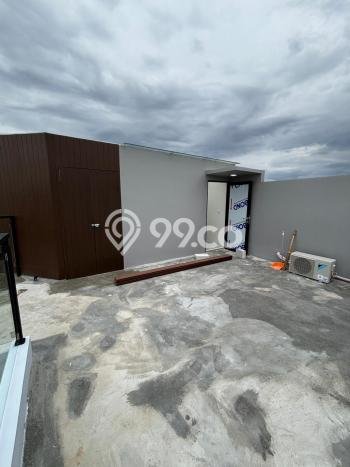 Rumah Elit Modern Tanpa Renovasi di Joglo Jakarta Barat Rumah Elit Modern Tanpa Renovasi di Joglo Jakarta Barat