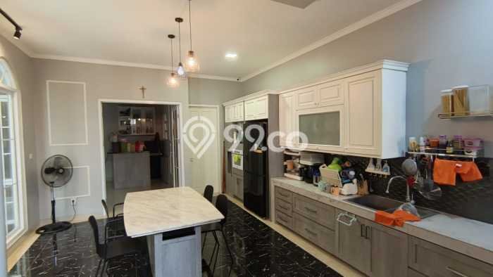 Jual Rumah Luas Megah Dengan View Eksklusif di Gading Serpong, Tangerang Jual Rumah Luas Megah Dengan View Eksklusif di Gading Serpong, Tangerang