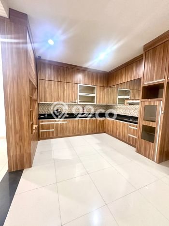 Dijual Rumah Mewah Elegan Dengan View Cantik di Green Lake City, Jakarta Barat Dijual Rumah Mewah Elegan Dengan View Cantik di Green Lake City, Jakarta Barat