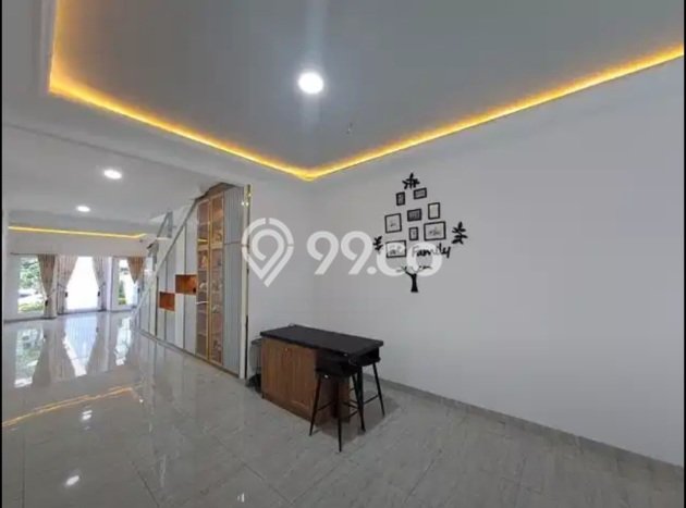 Dijual Rumah Mewah Megah Dengan View Eksklusif di Modernland, Tangerang Dijual Rumah Mewah Megah Dengan View Eksklusif di Modernland, Tangerang