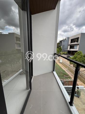 Rumah Elit Modern Tanpa Renovasi di Joglo Jakarta Barat Rumah Elit Modern Tanpa Renovasi di Joglo Jakarta Barat