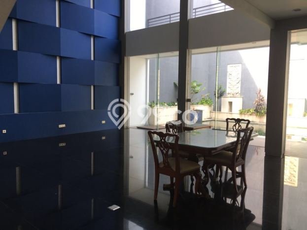Rumah Elit LB 550m2 Siap Huni Desain Elegan di Pondok Indah, Jakarta Selatan Rumah Elit LB 550m2 Siap Huni Desain Elegan di Pondok Indah, Jakarta Selatan