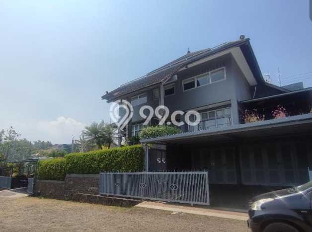 Rumah kawasan , Bandung, Luas 577m2m² Bangunan 300m2m² Rumah kawasan , Bandung, Luas 577m2m² Bangunan 300m2m²