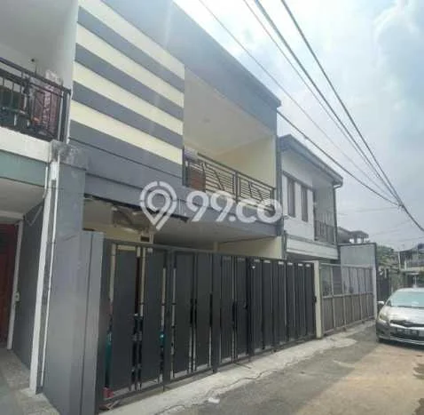 Rumah 4 Kamar Lokasi Asri di , Bandung Rumah 4 Kamar Lokasi Asri di , Bandung