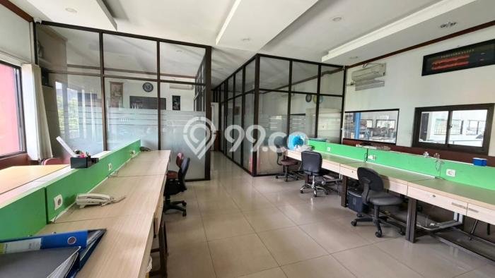 Gudang Komersial Dijual di BSD Tangerang Selatan LT 880m2 & LB 490m2 Gudang Komersial Dijual di BSD Tangerang Selatan LT 880m2 & LB 490m2