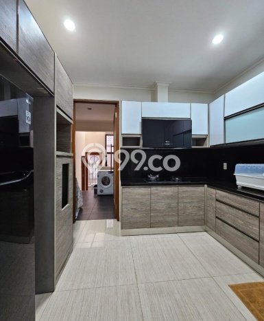 Disewakan! Rumah 4 Kamar Tidur &
4 Kamar Mandi di BSD Foresta, Tangerang Disewakan! Rumah 4 Kamar Tidur &
4 Kamar Mandi di BSD Foresta, Tangerang