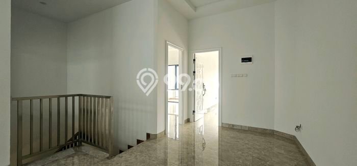Rumah Luxury Modern Siap Huni di BSD Nusaloka Tangerang Rumah Luxury Modern Siap Huni di BSD Nusaloka Tangerang