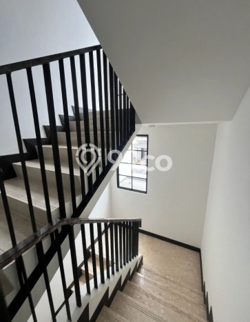 Rumah Elit Modern Siap Huni di BSD City Tangerang Rumah Elit Modern Siap Huni di BSD City Tangerang