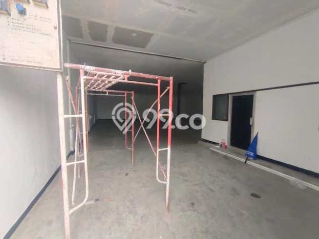 Gudang Disewa di Bekasi dengan LB 447m2 Area Komersial Ramai Gudang Disewa di Bekasi dengan LB 447m2 Area Komersial Ramai
