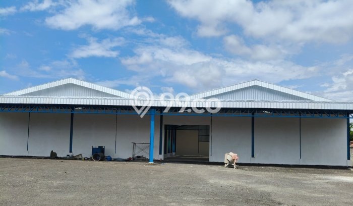 Unit Gudang Paling Strategis di Cikarang Timur Bekasi dengan LB 1635m2 Unit Gudang Paling Strategis di Cikarang Timur Bekasi dengan LB 1635m2