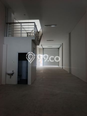 Unit Gudang disewakan di Pulo Gadung Jakarta Timur dengan LT 180m2 / LB 290m2 Unit Gudang disewakan di Pulo Gadung Jakarta Timur dengan LT 180m2 / LB 290m2