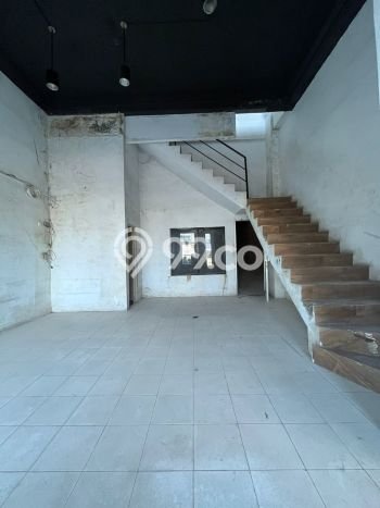 Disewakan Gudang Kawasan Ancol, Luas 400m², Kawasan Berkembang Disewakan Gudang Kawasan Ancol, Luas 400m², Kawasan Berkembang