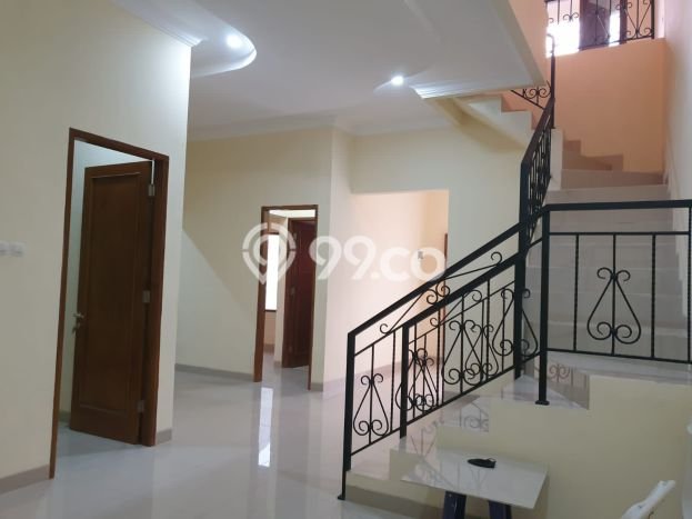 Rumah Luxury Modern Tanpa Renovasi di Pulo Asem Jakarta Timur Rumah Luxury Modern Tanpa Renovasi di Pulo Asem Jakarta Timur
