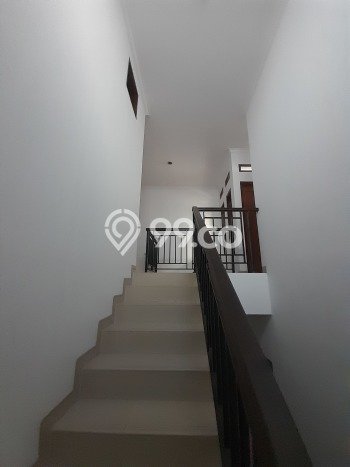 Rumah Modern 5 KT di Buah Batu Bandung Unfurnished Rumah Modern 5 KT di Buah Batu Bandung Unfurnished