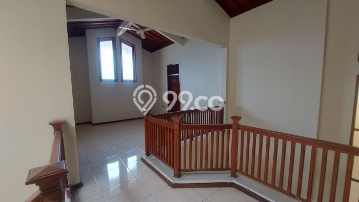 Rumah Disewakan Jakarta Selatan LT 250m2 LB 300m2 Area Lebak Bulus Rumah Disewakan Jakarta Selatan LT 250m2 LB 300m2 Area Lebak Bulus