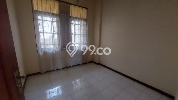 Rumah Disewakan Jakarta Selatan LT 250m2 LB 300m2 Area Lebak Bulus Rumah Disewakan Jakarta Selatan LT 250m2 LB 300m2 Area Lebak Bulus