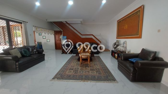 Siap Huni Rumah Mewah 4 Kamar di Kebayoran Baru Dekat ke Mana Saja Siap Huni Rumah Mewah 4 Kamar di Kebayoran Baru Dekat ke Mana Saja