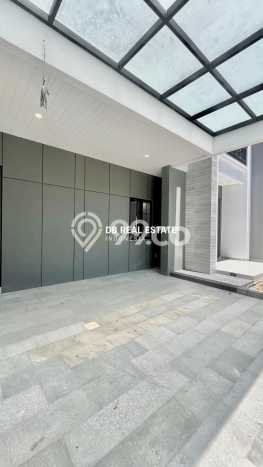 Rumah Luxury di Surabaya Strategis Kondisi Terawat Rumah Luxury di Surabaya Strategis Kondisi Terawat