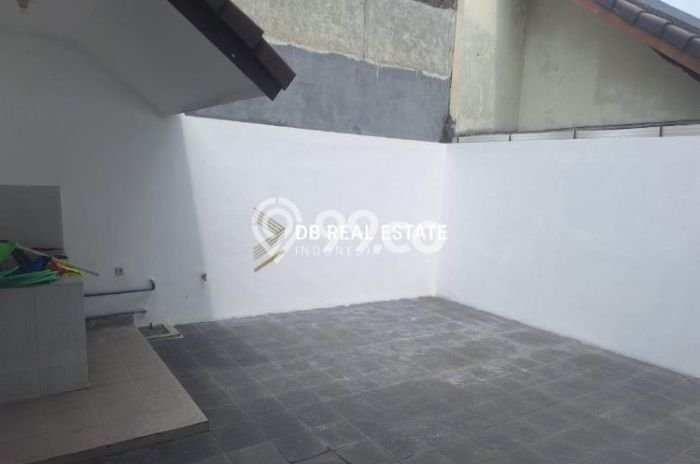 Rumah 2 KT 1 KM LT 102m2m², Luas Bangunan 53m2m² di Kenjeran, Surabaya Rumah 2 KT 1 KM LT 102m2m², Luas Bangunan 53m2m² di Kenjeran, Surabaya