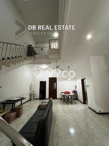 Dijual Rumah Strategis Bagus Punya 5 KT di Tambaksari Surabaya SHM Dijual Rumah Strategis Bagus Punya 5 KT di Tambaksari Surabaya SHM