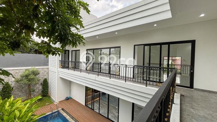 Rumah Mewah LB 654m2 Siap Huni Desain Elegan di Sektor 8 - Bintaro, Tangerang Selatan Rumah Mewah LB 654m2 Siap Huni Desain Elegan di Sektor 8 - Bintaro, Tangerang Selatan