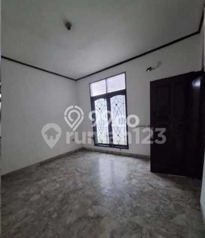 Rumah Elit LB 240m2 Siap Pakai Desain Elegan di Rawamangun, Jakarta Timur Rumah Elit LB 240m2 Siap Pakai Desain Elegan di Rawamangun, Jakarta Timur