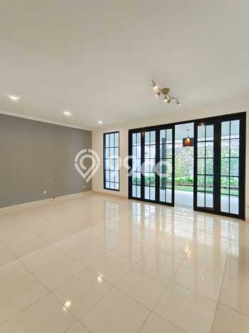 Rumah Elit LB 210m2 Siap Pakai Desain Elegan di Sektor 9-Bintaro, Tangerang Selatan Rumah Elit LB 210m2 Siap Pakai Desain Elegan di Sektor 9-Bintaro, Tangerang Selatan