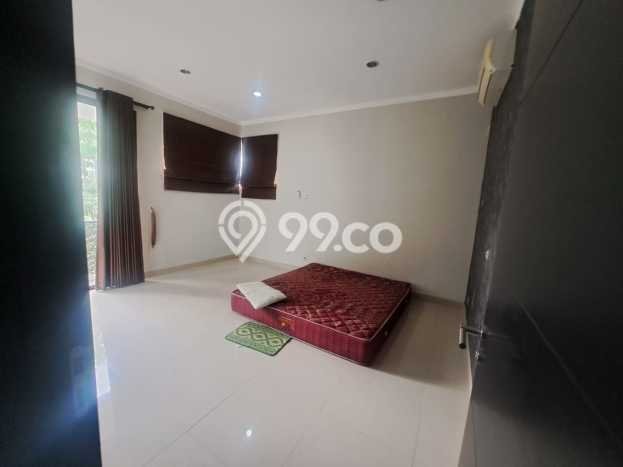 Disewakan! Rumah 5 Kamar Tidur &
3 Kamar Mandi di Sektor 7-Bintaro, Tangerang Selatan Disewakan! Rumah 5 Kamar Tidur &
3 Kamar Mandi di Sektor 7-Bintaro, Tangerang Selatan