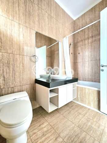 For Sale! Premium House LT 204m2 Desain Elegan di Sektor 7-Bintaro For Sale! Premium House LT 204m2 Desain Elegan di Sektor 7-Bintaro