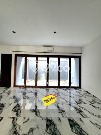 For Sale! Luxury House LT 105m2 Desain Modern di Sektor 9-Bintaro For Sale! Luxury House LT 105m2 Desain Modern di Sektor 9-Bintaro