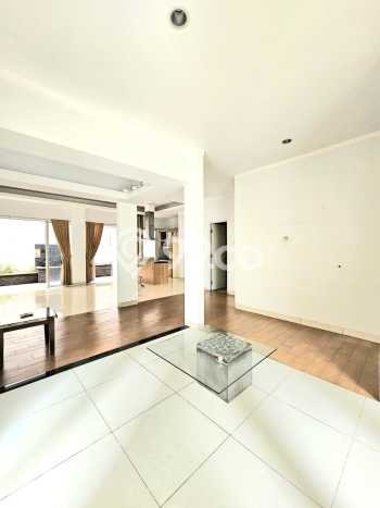 For Sale! Premium House LT 204m2 Desain Elegan di Sektor 7-Bintaro For Sale! Premium House LT 204m2 Desain Elegan di Sektor 7-Bintaro