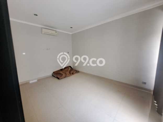 Disewakan! Rumah 5 Kamar Tidur &
3 Kamar Mandi di Sektor 7-Bintaro, Tangerang Selatan Disewakan! Rumah 5 Kamar Tidur &
3 Kamar Mandi di Sektor 7-Bintaro, Tangerang Selatan