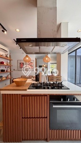 Ready to Use! Premium House LT 234m2 Desain Elegan di Veteran Ready to Use! Premium House LT 234m2 Desain Elegan di Veteran
