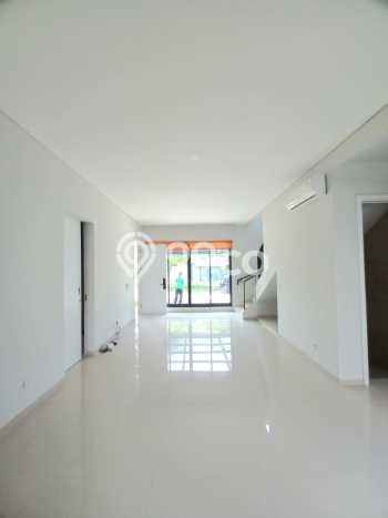 For Sale! Premium House LT 159m2 Desain Elegan di Sektor 9-Bintaro For Sale! Premium House LT 159m2 Desain Elegan di Sektor 9-Bintaro