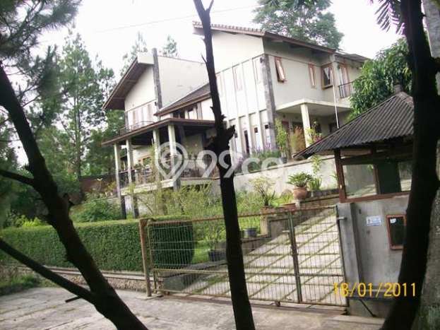Jual Rumah Mewah Elegan Dengan View Cantik di Cihanjuang, Bandung Jual Rumah Mewah Elegan Dengan View Cantik di Cihanjuang, Bandung