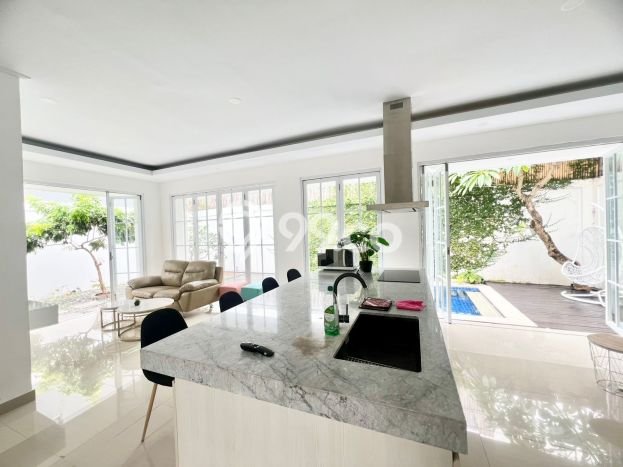 Vila Kawasan Kerobokan, Luas 271m², Area Nyaman Vila Kawasan Kerobokan, Luas 271m², Area Nyaman