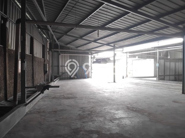 Disewakan Gudang di Kawasan Ramai Cirebon Barat Luas 2m2 Disewakan Gudang di Kawasan Ramai Cirebon Barat Luas 2m2