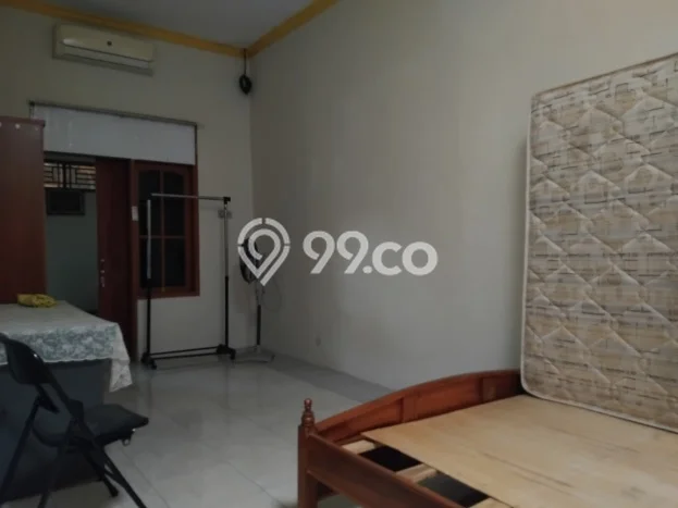 Disewakan! Rumah 4 Kamar Tidur &
2 Kamar Mandi di Cirebon Kota, Cirebon Disewakan! Rumah 4 Kamar Tidur &
2 Kamar Mandi di Cirebon Kota, Cirebon