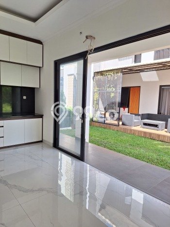 Hunian Mewah LB 352m2 Siap Huni Desain Elegan di BSD The Icon, Tangerang Hunian Mewah LB 352m2 Siap Huni Desain Elegan di BSD The Icon, Tangerang