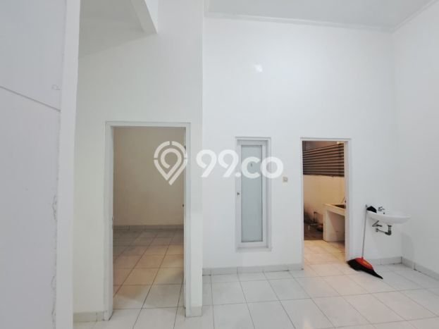 Jual Rumah Strategis Bagus Punya 2 KT di BSD Tangerang Selatan SHM Jual Rumah Strategis Bagus Punya 2 KT di BSD Tangerang Selatan SHM